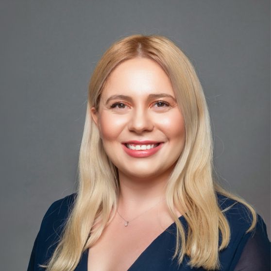 Portrait - Aygül Redzep-Kanbur BA